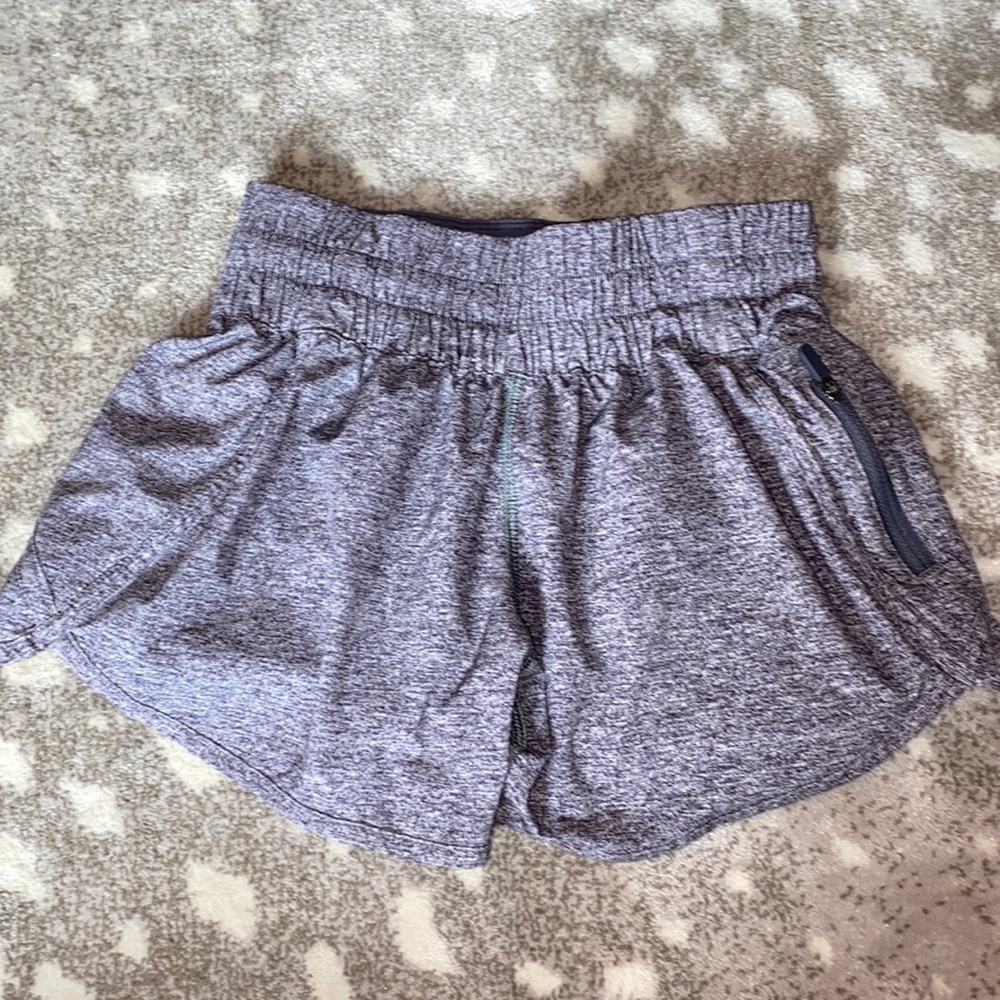 I’m selling these Lululemon shorts! They are size 2!